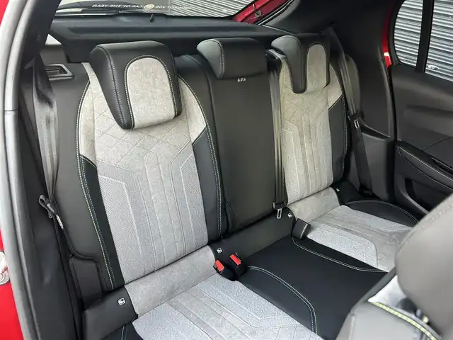 プジョー プジョー ２０８ GT 茨城県 2020(令2)年 5.1万km 赤 アクティブセーフティブレーキ　/ＡＣＣ　/ＬＫＡ　/ＢＳＭ　/Ｂカメラ　/パーキングセンサー　/ナビ　/１２セグ　/ＢＴ　/ＵＳＢ　/半革　/ＬＥＤ　/アンビエンスライト　/ワイヤレス充電　/ＥＴＣ　/純正１７インチＡＷ　/禁煙車