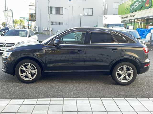 アウディ Ｑ３ 2．0 TFSI クワトロ 180PS 福井県 2017(平29)年 11.7万km 黒 プッシュスタート/スマートキー/オートライト/電格ミラー/ステアリングスイッチ/前席パワーシート/デジタルインナーミラー/前後ドラレコ/パワーバックドア/コーナーセンサー/ダウンヒルアシストコントロール/ルーフレール