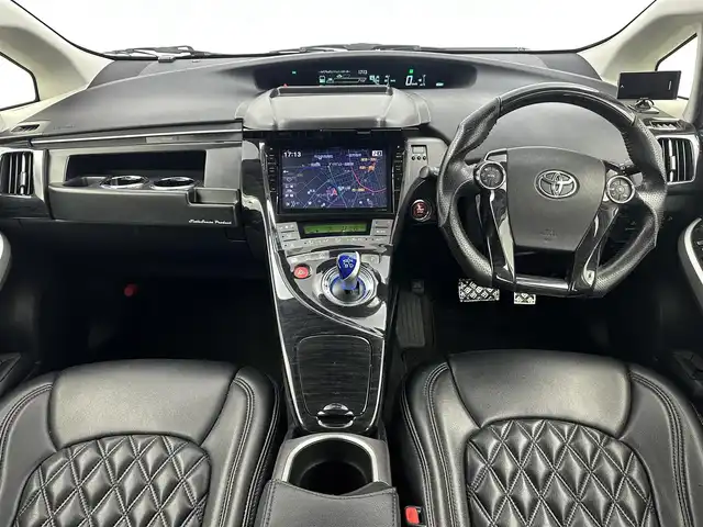 トヨタ プリウス S 愛知県 2015(平27)年 8.2万km ホワイトパールクリスタルシャイン アルパイン9インチナビ　/（フルセグ／ＢＴ／ＣＤ／ＤＶＤ）　/アルパイン後席モニター　/ＦＳＲエアロパーツ　/横滑り防止装置　/バックカメラ　/ドライブレコーダー　/社外アルミホイール　/社外ヘッドライト　/社外テールランプ