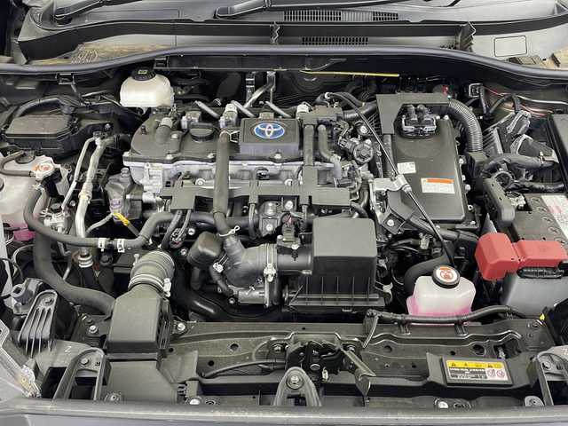 トヨタ カローラ クロス ハイブリッド Z 岐阜県 2022(令4)年 2.8万km アティチュードブラックマイカ モデリスタエアロ/トヨタセーフティセンス/・プリクラッシュセーフティ/・オートハイビーム/・レーダークルーズコントロール/・レーントレーシングアラート/・パーキングサポートブレーキ/・ロードサインアシスト/ブラインドスポットモニター/・リアクロストラフィックアラート/クリアランスソナー/純正9インチディスプレイオーディオ/・ナビキット/・Bluetooth/フルセグTV/Miracast/USB/パノラミックビューモニター/パワーバックドア/前後ドライブレコーダー/ワイヤレス充電/革巻きステアリング/・ステアリングスイッチ/ハーフレザーシート/・シートヒーター/・パワーシート/LEDヘッドライト/・フォグランプ/ルーフレール/プッシュスタート/スマートキー/純正フロアマット/純正ドアバイザー