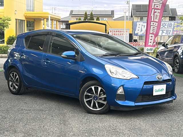 トヨタ アクア S 茨城県 2014(平26)年 8万km コバルトブルーメタリック メモリーナビ【地デジ/BT/AM/FM】/バックカメラ/ETC/オールシーズンタイヤ/前後録画ドライブレコーダー/スマートキープッシュスタート/15インチアルミホイール/純正フロアマット/ドアバイザー/リア5面プライバシーガラス/電動格納ドアミラー