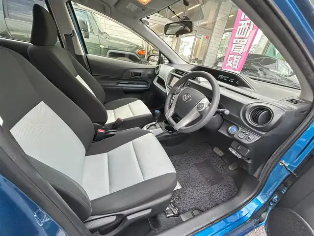 トヨタ アクア S 茨城県 2014(平26)年 8万km コバルトブルーメタリック メモリーナビ【地デジ/BT/AM/FM】/バックカメラ/ETC/オールシーズンタイヤ/前後録画ドライブレコーダー/スマートキープッシュスタート/15インチアルミホイール/純正フロアマット/ドアバイザー/リア5面プライバシーガラス/電動格納ドアミラー