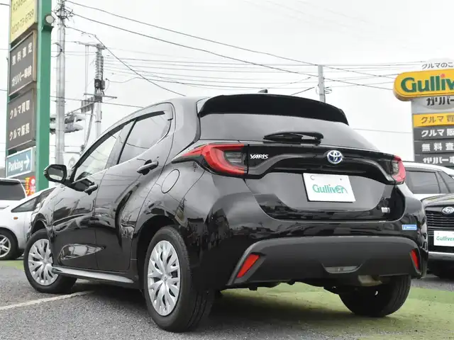 トヨタ ヤリス ハイブリッド Z 神奈川県 2022(令4)年 0.8万km ブラック ワンオーナー/ブラインドスポットモニター/アドバンストパークシステム（自動駐車システム）/セーフティセンス（衝突回避支援パッケージ）/プリクラッシュセーフティ/レーンレーシングアシスト/レーダークルーズコントロール/先行車発進告知機能/前後ドライブレコーダー/全方囲カメラ/ETC2.0/シートヒーター/純正フロアマット/ドアバイザー/保証書/取説ナビ説/スペアスマートキー/記録簿（R4、5）
