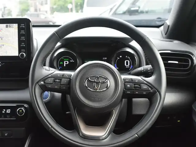 トヨタ ヤリス ハイブリッド Z 神奈川県 2022(令4)年 0.8万km ブラック ワンオーナー/ブラインドスポットモニター/アドバンストパークシステム（自動駐車システム）/セーフティセンス（衝突回避支援パッケージ）/プリクラッシュセーフティ/レーンレーシングアシスト/レーダークルーズコントロール/先行車発進告知機能/前後ドライブレコーダー/全方囲カメラ/ETC2.0/シートヒーター/純正フロアマット/ドアバイザー/保証書/取説ナビ説/スペアスマートキー/記録簿（R4、5）