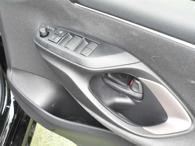 トヨタ ヤリス ハイブリッド Z 神奈川県 2022(令4)年 0.8万km ブラック ワンオーナー/ブラインドスポットモニター/アドバンストパークシステム（自動駐車システム）/セーフティセンス（衝突回避支援パッケージ）/プリクラッシュセーフティ/レーンレーシングアシスト/レーダークルーズコントロール/先行車発進告知機能/前後ドライブレコーダー/全方囲カメラ/ETC2.0/シートヒーター/純正フロアマット/ドアバイザー/保証書/取説ナビ説/スペアスマートキー/記録簿（R4、5）
