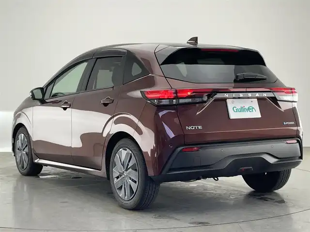 日産 ノート X 愛知県 2021(令3)年 5.3万km バーガンディー 純正９型ＤＡナビ　フルセグＴＶ　カープレイ　ＨＤＭＩ　全方位カメラ　寒冷地仕様　シートヒーター　ハンドルヒーター　ワイヤレス充電　ＢＳＭ　ＬＥＤオートライト　フォグ　ＥＴＣ２．０　コーナーセンサー　エマージェンシーブレーキ　オートホールド　禁煙車