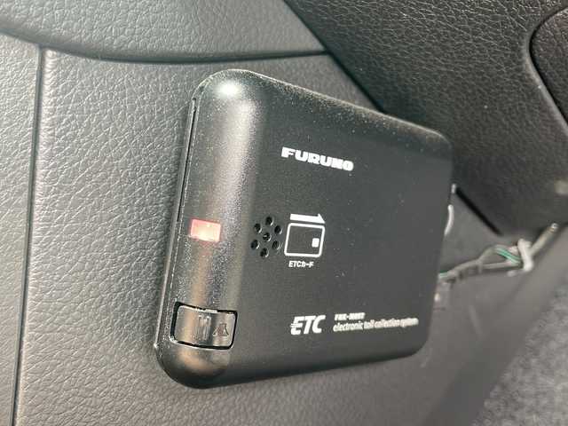 スバル レヴォーグ 1．6GT 新潟県 2014(平26)年 11.1万km クリスタルブラックシリカ ４WD/社外SDナビ/(BT/AM/FM/CD/DVD/フルセグTV)/クルーズコントロール/パドルシフト/ETC/ABS/横滑り防止機能/盗難防止装置/カーテンエアバック/ステアリングスイッチ/電格ミラー/社外17インチアルミホイール/純正フロアマット