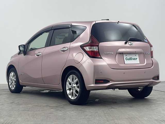 日産 ノート e－パワー X Vセレクション 三重県 2020(令2)年 2.5万km ピンク 禁煙車/純正SDナビ/CD/DVD/SD/BT/フルセグTV/全方位カメラ/衝突被害軽減ブレーキ/レーンキープアシスト/コーナーセンサー/デジタルインナーミラー/ETC/ステアリングスイッチ/オートハイビーム/スマートキー/スペアキー×1