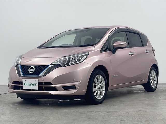 日産 ノート e－パワー X Vセレクション 三重県 2020(令2)年 2.5万km ピンク 禁煙車/純正SDナビ/CD/DVD/SD/BT/フルセグTV/全方位カメラ/衝突被害軽減ブレーキ/レーンキープアシスト/コーナーセンサー/デジタルインナーミラー/ETC/ステアリングスイッチ/オートハイビーム/スマートキー/スペアキー×1