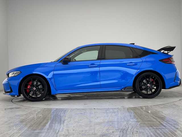 ホンダ シビック タイプR 愛知県 2025(令7)年 0.1万km未満 レーシングブルーパール 登録済未使用車/衝突軽減システム/純正9型ディズプレイオーディオ　ナビあり/レーダークルーズコントロール/フルセグ/Bluetooth/バックカメラ/コーナーセンサー/純正アルミホイール/キャリパー/ETC2.0/ブラインドスポットモニター/LEDヘッドライト/オートマチックハイビーム/ステアリングスイッチ/スマートキー/プッシュスタート