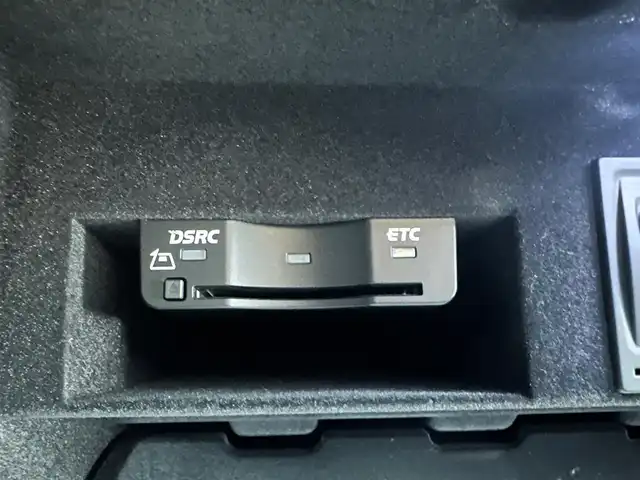 アウディ Ｑ７ 2．0TFSIクワトロ 兵庫県 2016(平28)年 5.1万km 白 純正ナビ/フルセグ CD DVD BT AUX USB/全方位モニター/レーダークルーズコントロール/衝突軽減ブレーキ/レーンキープアシスト/コーナーセンサー/パワーバックドア/ルーフレール/レザーシート/シートヒーター/パワーシート/電動格納サードシート/電子パーキング/オートホールド/LEDヘッドライト/オートライト/スマートキー