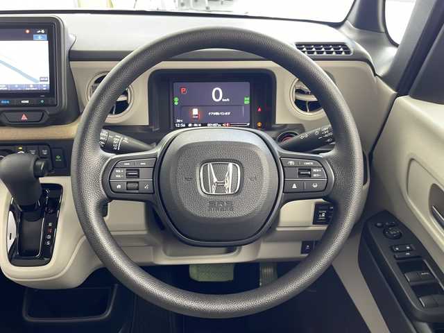 ホンダ Ｎ ＢＯＸ 岐阜県 2024(令6)年 0.2万km クリスタルブラックパール 8インチ純正ディスプレイオーディオ/　(ナビ/AM/FM/Bluetooth/フルセグTV)/バックカメラ/ホンダセンシング/衝突軽減ブレーキ/レーンキープアシスト/コーナーセンサー/レーダークルーズコントロール/LEDヘッドライト/オートハイビーム/片側パワースライドドア/電動パーキングブレーキ/スマートキー/純正フロアマット/純正ホイールキャップ