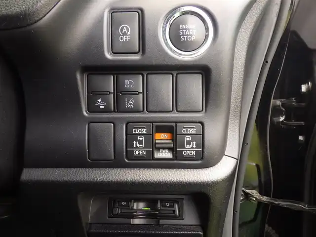 トヨタ ヴォクシー ZS 煌Ⅱ 千葉県 2020(令2)年 5万km ブラック ワンオーナー/Toyota Safety Sense/・プリクラッシュセーフティ/・レーンディパーチャーアラート/・オートハイビーム/クルーズコントロール/両側パワースライドドア/9インチ社外メモリーナビ/地デジTV/【DVD/CD再生機能　Bluetooth接続】/バックカメラ/フリップダウンモニター（PXH12X-R）/ドライブレコーダー/革巻きステアリング/ETC/LEDヘッドライト/フォグライト/ウインカーミラー/クリアランスソナー/純正16インチアルミホイル/スマートキー