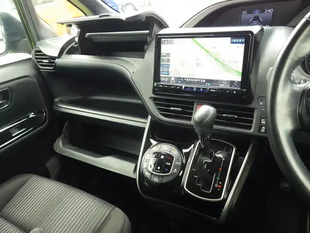 トヨタ ヴォクシー ZS 煌Ⅱ 千葉県 2020(令2)年 5万km ブラック ワンオーナー/Toyota Safety Sense/・プリクラッシュセーフティ/・レーンディパーチャーアラート/・オートハイビーム/クルーズコントロール/両側パワースライドドア/9インチ社外メモリーナビ/地デジTV/【DVD/CD再生機能　Bluetooth接続】/バックカメラ/フリップダウンモニター（PXH12X-R）/ドライブレコーダー/革巻きステアリング/ETC/LEDヘッドライト/フォグライト/ウインカーミラー/クリアランスソナー/純正16インチアルミホイル/スマートキー