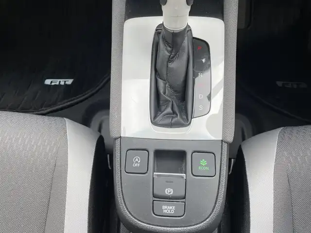 ホンダ フィット ネス 福島県 2020(令2)年 2.7万km プレミアムクリスタルレッドM ワンオーナー/ホンダコネクト9インチメモリーナビ/CD/DVD/SD/BT/USB/フルセグTV/モデューロエアロ/ホンダセンシング/レーダークルーズコントロール/クリアランスソナー/アイドリングストップ/ステアリングリモコン/バックカメラ/ビルトインETC 2.0/オートライト/LEDヘッドライト/フォグライト/ドアバイザー/フロアマット