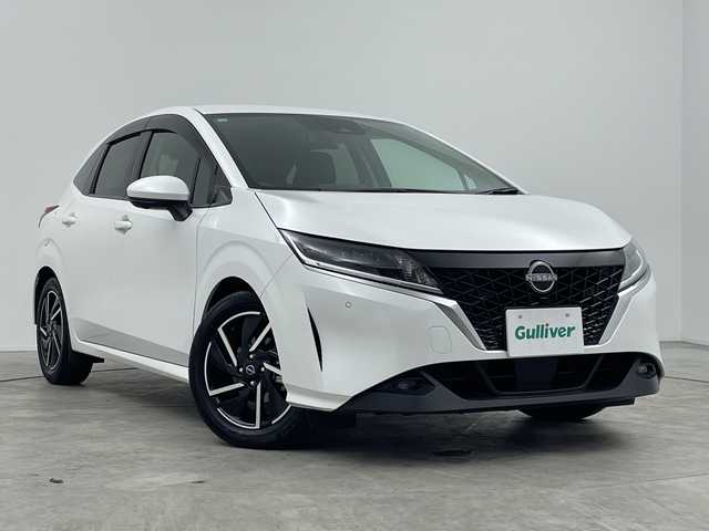 日産 ノート X 三重県 2021(令3)年 0.7万km ピュアホワイトパール 禁煙車/純正ナビ/AM/FM/BT/USB/HDMI/フルセグTV/スマホ連動/インテリジェントミラー/アラウンドビューモニター/BSM/置くだけ充電/電動パーキングブレーキ/クリアランスソナー/LEDライト/ETC/純正ドライブレコーダー/ステアリングリモコン/保証書