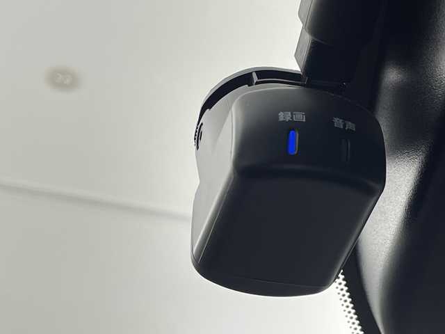 日産 ノート X 三重県 2021(令3)年 0.7万km ピュアホワイトパール 禁煙車/純正ナビ/AM/FM/BT/USB/HDMI/フルセグTV/スマホ連動/インテリジェントミラー/アラウンドビューモニター/BSM/置くだけ充電/電動パーキングブレーキ/クリアランスソナー/LEDライト/ETC/純正ドライブレコーダー/ステアリングリモコン/保証書