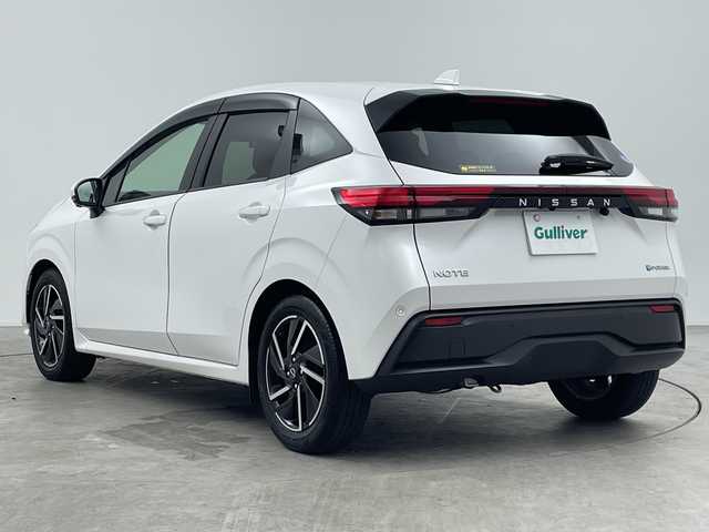 日産 ノート X 三重県 2021(令3)年 0.7万km ピュアホワイトパール 禁煙車/純正ナビ/AM/FM/BT/USB/HDMI/フルセグTV/スマホ連動/インテリジェントミラー/アラウンドビューモニター/BSM/置くだけ充電/電動パーキングブレーキ/クリアランスソナー/LEDライト/ETC/純正ドライブレコーダー/ステアリングリモコン/保証書