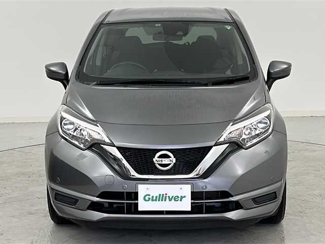 日産 ノート X Vセレクション 宮城県 2020(令2)年 2.3万km ダークメタルグレー エマージェンシーブレーキ/アダプティブヘッドライト/車線逸脱防止支援システム/社外7インチナビ/（BT.AM.FM.CD.DVD.SD.ipod）/バックカメラ/フルセグテレビ/ETC/ステアリングスイッチ/プッシュスタート/スマートキー/純正フロアマット/純正14インチホイールキャップ/HIDヘッドライト/横滑り防止機能/ヘッドランプレベライザー/コーナーセンサー/ソナー