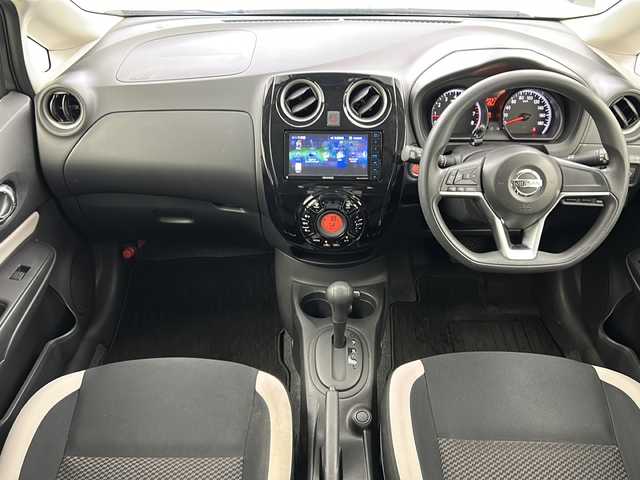 日産 ノート X Vセレクション 宮城県 2020(令2)年 2.3万km ダークメタルグレー エマージェンシーブレーキ/アダプティブヘッドライト/車線逸脱防止支援システム/社外7インチナビ/（BT.AM.FM.CD.DVD.SD.ipod）/バックカメラ/フルセグテレビ/ETC/ステアリングスイッチ/プッシュスタート/スマートキー/純正フロアマット/純正14インチホイールキャップ/HIDヘッドライト/横滑り防止機能/ヘッドランプレベライザー/コーナーセンサー/ソナー