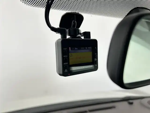 トヨタ スペイド F ジャック 愛知県 2015(平27)年 7.6万km ホワイトパールクリスタルシャイン 社外7型ＳＤナビ　/（フルセグＴＶ/BT/CD/DVD)/バックカメラ　　/前後ドラレコ　/ＥＴＣ　/片側パワスラ　/ドアバイザー　/ｎａｎｏｅ　/ＡＡＣ　/スマートキー　　/社外１５インチＡＷ　/純正フロアマット　/純正ＨＩＤヘッドライト