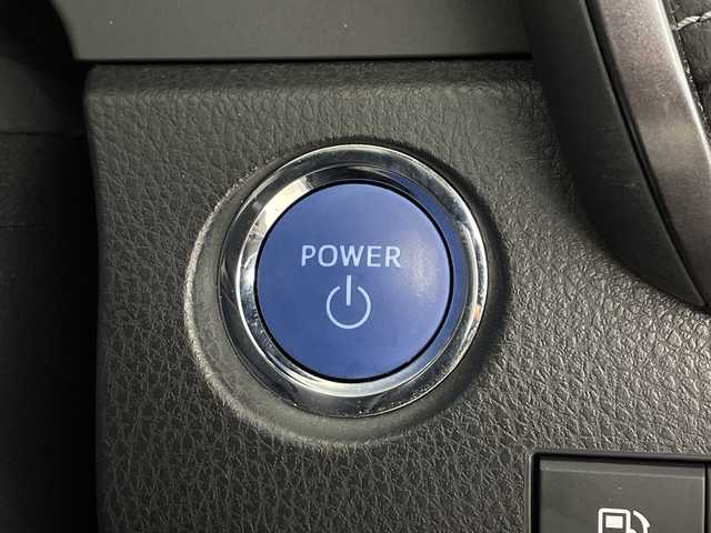 トヨタ カムリ WS ブラックエディション 茨城県 2020(令2)年 2.3万km プラチナホワイトパールマイカ 純正ナビ　バックモニター　衝突被害軽減ブレーキ　スマートキー　追従クルコン　シートヒーター　ＥＴＣ　ドラレコ　横滑り防止装置　ＢＳＭ　コーナーセンサー　プッシュスタート　純正１８インチアルミホイール