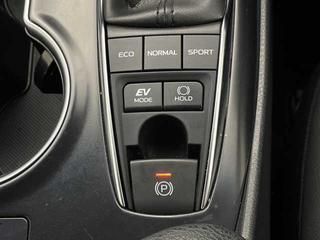 トヨタ カムリ WS ブラックエディション 茨城県 2020(令2)年 2.3万km プラチナホワイトパールマイカ 純正ナビ　バックモニター　衝突被害軽減ブレーキ　スマートキー　追従クルコン　シートヒーター　ＥＴＣ　ドラレコ　横滑り防止装置　ＢＳＭ　コーナーセンサー　プッシュスタート　純正１８インチアルミホイール