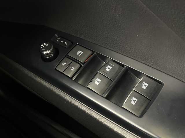 トヨタ カムリ WS ブラックエディション 茨城県 2020(令2)年 2.3万km プラチナホワイトパールマイカ 純正ナビ　バックモニター　衝突被害軽減ブレーキ　スマートキー　追従クルコン　シートヒーター　ＥＴＣ　ドラレコ　横滑り防止装置　ＢＳＭ　コーナーセンサー　プッシュスタート　純正１８インチアルミホイール