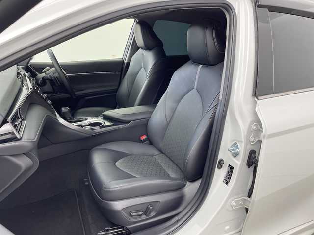 トヨタ カムリ WS ブラックエディション 茨城県 2020(令2)年 2.3万km プラチナホワイトパールマイカ 純正ナビ　バックモニター　衝突被害軽減ブレーキ　スマートキー　追従クルコン　シートヒーター　ＥＴＣ　ドラレコ　横滑り防止装置　ＢＳＭ　コーナーセンサー　プッシュスタート　純正１８インチアルミホイール