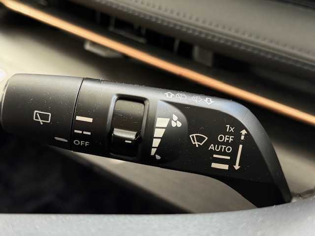 日産 アリア B9 e－4ORCE 大阪府 2024(令6)年 0.4万km 黒Ｍ /ワンオーナー//禁煙車//純正12.3インチワイドディスプレイナビ/・FM・AM・HDMI・Applecarplay・AndroidAuto・BT・フルセグTV・USB//ハーフレザーシート//前席メモリ付きパワーシート//全席シートヒーター//プロパイロット//デジタルインナーミラー//パワーバックドア//ステアリングヒーター//全周囲カメラ//プラズマクラスター//前・室内ドライブレコーダー//4WD//コーナーセンサー//置くだけ充電器//純正AW19インチ//保証書//取扱説明書//スペアキー//充電ケーブル