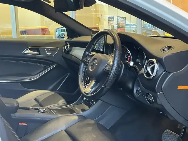 メルセデス・ベンツ ＧＬＡ２２０ 4マチック 宮城県 2019(令1)年 5.8万km ポーラホワイト プレミアムパッケージ/レーダーセーフティパッケージ/パノラミックスライディングルーフ/harman/kardonサウンドシステム/COMANDシステムHDDナビ/フルセグTV/バックカメラ/ブラックレザーシート/シートヒーター/メモリ機能付きパワーシート/キーレスゴー/パワーバックドア/LEDヘッドライト/純正18インチAW/ドライブレコーダー/ETC車載器