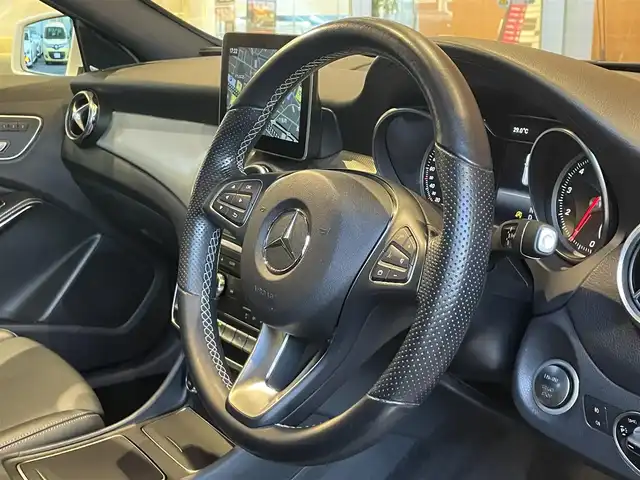 メルセデス・ベンツ ＧＬＡ２２０ 4マチック 宮城県 2019(令1)年 5.8万km ポーラホワイト プレミアムパッケージ/レーダーセーフティパッケージ/パノラミックスライディングルーフ/harman/kardonサウンドシステム/COMANDシステムHDDナビ/フルセグTV/バックカメラ/ブラックレザーシート/シートヒーター/メモリ機能付きパワーシート/キーレスゴー/パワーバックドア/LEDヘッドライト/純正18インチAW/ドライブレコーダー/ETC車載器
