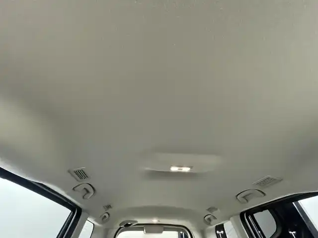 日産 セレナ e－パワー ハイウェイスター V 群馬県 2025(令7)年 0.1千km 白 登録済未使用車　純正１２．３型ナビ　全方位　プロパイロット　エマブレ　Ａハイビーム　車線維持支援　ＢＳＭ　クルコン　電子ミラー　前後ドラレコ　ビルトインＥＴＣ　両側パワスラ　置くだけ充電　純正アルミ
