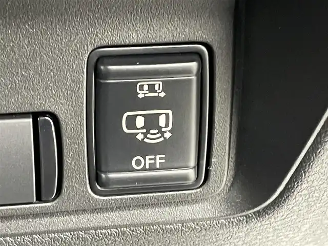 日産 セレナ e－パワー ハイウェイスター V 群馬県 2025(令7)年 0.1千km 白 登録済未使用車　純正１２．３型ナビ　全方位　プロパイロット　エマブレ　Ａハイビーム　車線維持支援　ＢＳＭ　クルコン　電子ミラー　前後ドラレコ　ビルトインＥＴＣ　両側パワスラ　置くだけ充電　純正アルミ