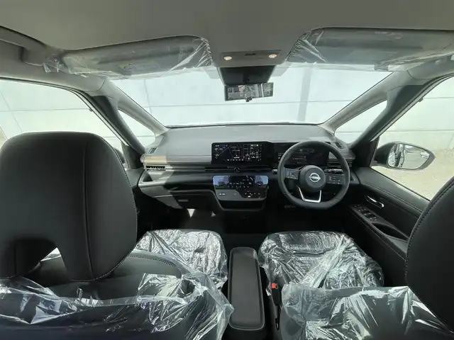 日産 セレナ e－パワー ハイウェイスター V 千葉県 2025(令7)年 0.1千km プリズムホワイト 登録済未使用車/・登録時走行距離12km/プロパイロット/・衝突軽減ブレーキ/レーンキープアシスト/・レーダークルーズコントロール/オートハイビーム/・クリアランスソナー/ブラインドスポットモニター/純正フリップダウンモニター/純正12.3インチナビ/・フルセグ/BT/HDMI/USB/カープレイ/アラウンドビューモニター/ステアリングスイッチ/ETC2.0/ワイヤレス充電/ドライブレコーダー(ナビ連動前後)/デジタルインナーミラー/両側パワースライドドア/ハンズフリースライドドア/LEDヘッドライト/オートライト/フォグライト/スマートキー/プッシュスタート/カラーコード：XKJ