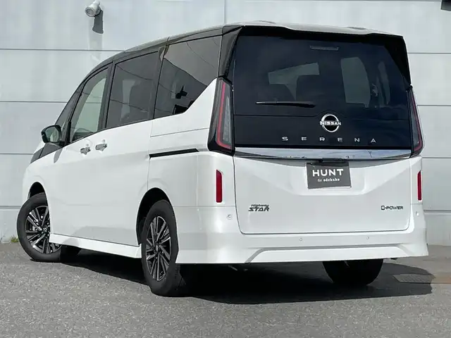 日産 セレナ e－パワー ハイウェイスター V 千葉県 2025(令7)年 0.1千km プリズムホワイト 登録済未使用車/・登録時走行距離12km/プロパイロット/・衝突軽減ブレーキ/レーンキープアシスト/・レーダークルーズコントロール/オートハイビーム/・クリアランスソナー/ブラインドスポットモニター/純正フリップダウンモニター/純正12.3インチナビ/・フルセグ/BT/HDMI/USB/カープレイ/アラウンドビューモニター/ステアリングスイッチ/ETC2.0/ワイヤレス充電/ドライブレコーダー(ナビ連動前後)/デジタルインナーミラー/両側パワースライドドア/ハンズフリースライドドア/LEDヘッドライト/オートライト/フォグライト/スマートキー/プッシュスタート/カラーコード：XKJ