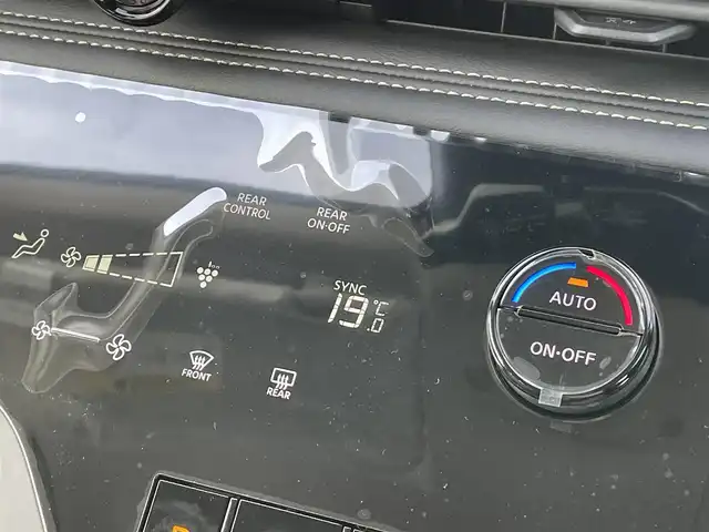 日産 セレナ e－パワー ハイウェイスター V 千葉県 2025(令7)年 0.1千km プリズムホワイト 登録済未使用車/・登録時走行距離12km/プロパイロット/・衝突軽減ブレーキ/レーンキープアシスト/・レーダークルーズコントロール/オートハイビーム/・クリアランスソナー/ブラインドスポットモニター/純正フリップダウンモニター/純正12.3インチナビ/・フルセグ/BT/HDMI/USB/カープレイ/アラウンドビューモニター/ステアリングスイッチ/ETC2.0/ワイヤレス充電/ドライブレコーダー(ナビ連動前後)/デジタルインナーミラー/両側パワースライドドア/ハンズフリースライドドア/LEDヘッドライト/オートライト/フォグライト/スマートキー/プッシュスタート/カラーコード：XKJ