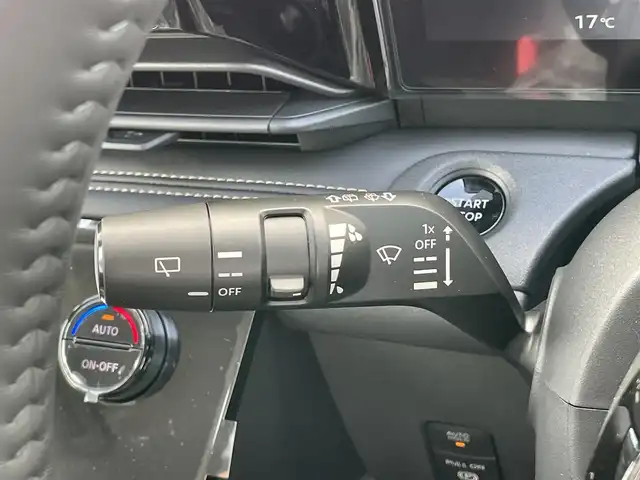 日産 セレナ e－パワー ハイウェイスター V 千葉県 2025(令7)年 0.1千km プリズムホワイト 登録済未使用車/・登録時走行距離12km/プロパイロット/・衝突軽減ブレーキ/レーンキープアシスト/・レーダークルーズコントロール/オートハイビーム/・クリアランスソナー/ブラインドスポットモニター/純正フリップダウンモニター/純正12.3インチナビ/・フルセグ/BT/HDMI/USB/カープレイ/アラウンドビューモニター/ステアリングスイッチ/ETC2.0/ワイヤレス充電/ドライブレコーダー(ナビ連動前後)/デジタルインナーミラー/両側パワースライドドア/ハンズフリースライドドア/LEDヘッドライト/オートライト/フォグライト/スマートキー/プッシュスタート/カラーコード：XKJ