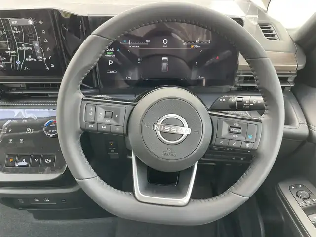 日産 セレナ e－パワー ハイウェイスター V 千葉県 2025(令7)年 0.1千km プリズムホワイト 登録済未使用車/・登録時走行距離12km/プロパイロット/・衝突軽減ブレーキ/レーンキープアシスト/・レーダークルーズコントロール/オートハイビーム/・クリアランスソナー/ブラインドスポットモニター/純正フリップダウンモニター/純正12.3インチナビ/・フルセグ/BT/HDMI/USB/カープレイ/アラウンドビューモニター/ステアリングスイッチ/ETC2.0/ワイヤレス充電/ドライブレコーダー(ナビ連動前後)/デジタルインナーミラー/両側パワースライドドア/ハンズフリースライドドア/LEDヘッドライト/オートライト/フォグライト/スマートキー/プッシュスタート/カラーコード：XKJ