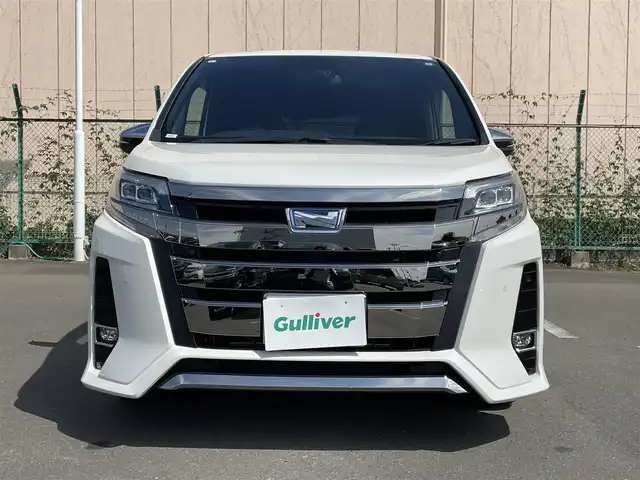 トヨタ ノア ハイブリッド Si ダブルバイビーⅢ 東京都 2021(令3)年 3.4万km ホワイトパールクリスタルシャイン ナビ　/ＴＶ　/バックカメラ　/両側電動　/ＥＴＣ　/前席シートヒーター　/クルーズコントロール　/コーナーセンサー　/Ｂｌｕｅｔｏｏｔｈ　/ＣＤ　/ＤＶＤ　/オートライト　/オートエアコン　/衝突被害軽減システム