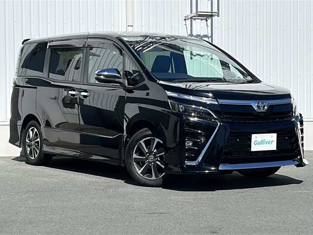 トヨタ ヴォクシー ZS 煌Ⅲ 三重県 2020(令2)年 4.1万km ブラック 純正10型ナビ /バックカメラ /両側パワースライドドア/ビルトインETC2.0/前後コーナーセンサー /前方ドライブレコーダー/USB給電 /クルーズコントロール /レーンキープアシスト/衝突軽減ブレーキ/ハーフレザーシート/LEDヘッドライト/オートハイビーム /オートライト/革巻きステアリング/ステアリングスイッチ/純正フロアマット /電動格納ミラー/禁煙車