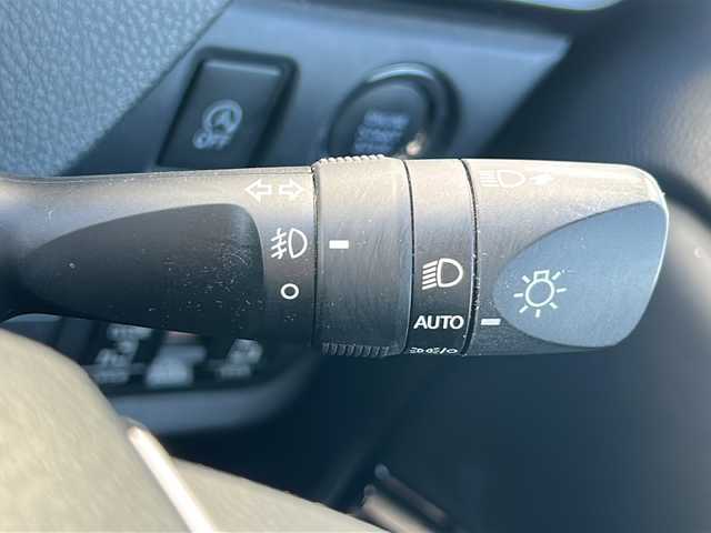 トヨタ ヴォクシー ZS 煌Ⅲ 三重県 2020(令2)年 4.1万km ブラック 純正10型ナビ /バックカメラ /両側パワースライドドア/ビルトインETC2.0/前後コーナーセンサー /前方ドライブレコーダー/USB給電 /クルーズコントロール /レーンキープアシスト/衝突軽減ブレーキ/ハーフレザーシート/LEDヘッドライト/オートハイビーム /オートライト/革巻きステアリング/ステアリングスイッチ/純正フロアマット /電動格納ミラー/禁煙車