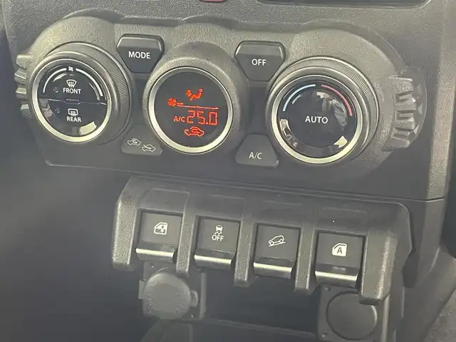 スズキ ジムニー XC 福島県 2020(令2)年 4万km シフォンアイボリーM 9型ナビ/CD/DVD/Bluetooth/フルセグテレビ/バックカメラ/セーフティサポート/・デュアルセンサーブレーキ/・誤発進抑制機能/・車線逸脱警報機能/・ふらつき警報機能/・先行車発進お知らせ機能/・標識認識機能/・ハイビーム/クルーズコントロール/LEDヘッドライト/オートライト/D/N席シートヒーター /ETC/プッシュスタート /スペアキー/スマートキー/ドライブレコーダー