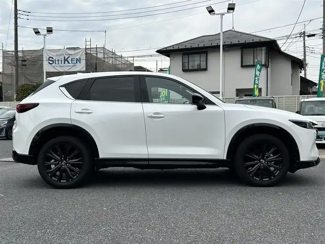 マツダ ＣＸ－５ XD スポーツアピアランス 埼玉県 2022(令4)年 2.5万km スノーフレイクホワイトパールマイカ 純正ナビ（Ｂｌｕｅｔｏｏｔｈ、フルセグＴＶ）/全方位カメラ/ＥＴＣ/電動リアゲート/４ＷＤ/ＵＳＢ入力端子/全席シートヒーター/Ｄ＋Ｎ席パワーシート/サンルーフ/純正フロアマット/純正アルミ/ＬＥＤヘッド/Qi置くだけ充電/ステアリングヒーター/BOSEスピーカー/プッシュスタート/アイドリングストップ/追従走行有クルコン/オートエアコン/スマートキー/横滑り防止装置/前後コーナーセンサー/オートライト/盗難防止装置/レーンキープアシスト/ダブルエアバッグ/衝突被害軽減システム