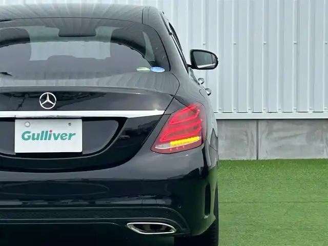 メルセデス・ベンツ Ｃ２００ アバンギャルド AMGライン 香川県 2017(平29)年 2.1万km 黒 ワンオーナー/純正SDナビ/(BT/DVD/フルセグTV)/バックカメラ/アクティブディスタンスアシストディストロニック/パドルシフト/革巻きステアリング/ブラインドスポットモニター/レザーシート/メモリー付きパワーシート/シートヒーター/LEDヘッドライト/オートライト/純正18インチアルミ/革巻きステアリング/レーンキープアシスト/ISOTIX/Wサイド、カーテンエアバック/取扱説明書/プッシュスタート/スペアキー有(1本)