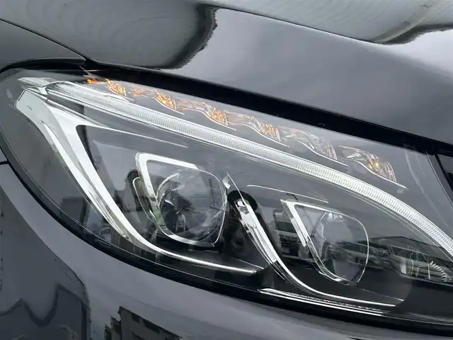 メルセデス・ベンツ Ｃ２００ アバンギャルド AMGライン 香川県 2017(平29)年 2.1万km 黒 ワンオーナー/純正SDナビ/(BT/DVD/フルセグTV)/バックカメラ/アクティブディスタンスアシストディストロニック/パドルシフト/革巻きステアリング/ブラインドスポットモニター/レザーシート/メモリー付きパワーシート/シートヒーター/LEDヘッドライト/オートライト/純正18インチアルミ/革巻きステアリング/レーンキープアシスト/ISOTIX/Wサイド、カーテンエアバック/取扱説明書/プッシュスタート/スペアキー有(1本)