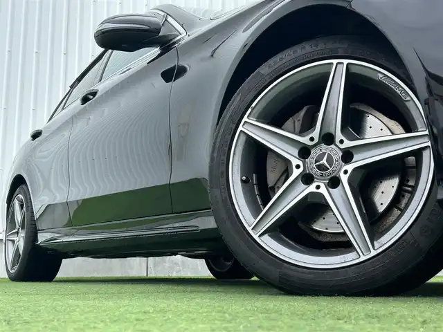 メルセデス・ベンツ Ｃ２００ アバンギャルド AMGライン 香川県 2017(平29)年 2.1万km 黒 ワンオーナー/純正SDナビ/(BT/DVD/フルセグTV)/バックカメラ/アクティブディスタンスアシストディストロニック/パドルシフト/革巻きステアリング/ブラインドスポットモニター/レザーシート/メモリー付きパワーシート/シートヒーター/LEDヘッドライト/オートライト/純正18インチアルミ/革巻きステアリング/レーンキープアシスト/ISOTIX/Wサイド、カーテンエアバック/取扱説明書/プッシュスタート/スペアキー有(1本)