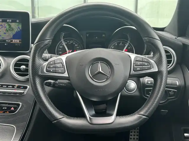 メルセデス・ベンツ Ｃ２００ アバンギャルド AMGライン 香川県 2017(平29)年 2.1万km 黒 ワンオーナー/純正SDナビ/(BT/DVD/フルセグTV)/バックカメラ/アクティブディスタンスアシストディストロニック/パドルシフト/革巻きステアリング/ブラインドスポットモニター/レザーシート/メモリー付きパワーシート/シートヒーター/LEDヘッドライト/オートライト/純正18インチアルミ/革巻きステアリング/レーンキープアシスト/ISOTIX/Wサイド、カーテンエアバック/取扱説明書/プッシュスタート/スペアキー有(1本)