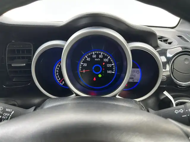 ホンダ Ｎ ＢＯＸ カスタム G Lパッケージ 埼玉県 2016(平28)年 2.9万km プレミアムホワイトパールⅡ 登録時28325km/ワンオーナー/HDDナビ（TV/AM/FM）/純正14インチAW/ビルトインETC/バックカメラ/片側パワスラ/ドライブレコーダー前/ハロゲンライト/フロアマット/ドアバイザー/横滑り防止/スマートキー/スペアキー1本/プッシュスタート/保証書/車両/ナビ取扱説明書