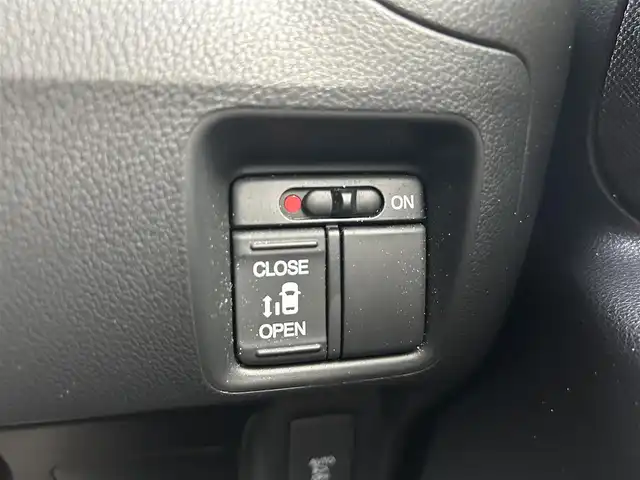 ホンダ Ｎ ＢＯＸ カスタム G Lパッケージ 埼玉県 2016(平28)年 2.9万km プレミアムホワイトパールⅡ 登録時28325km/ワンオーナー/HDDナビ（TV/AM/FM）/純正14インチAW/ビルトインETC/バックカメラ/片側パワスラ/ドライブレコーダー前/ハロゲンライト/フロアマット/ドアバイザー/横滑り防止/スマートキー/スペアキー1本/プッシュスタート/保証書/車両/ナビ取扱説明書